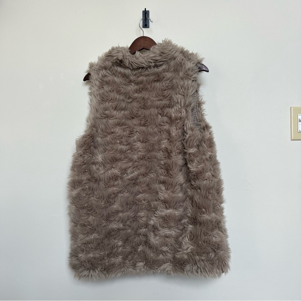 Reversible Fur Vest - Picture 4 of 12